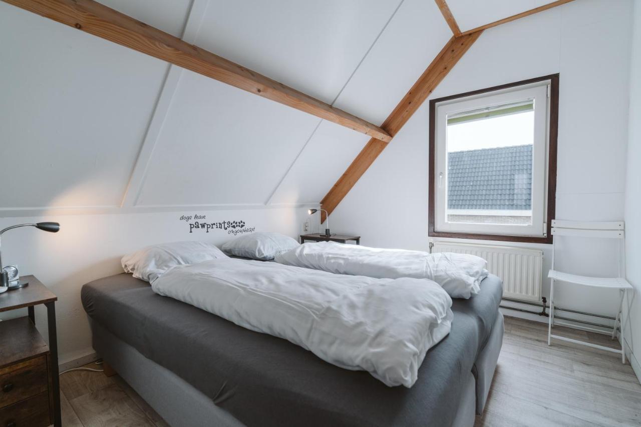 Holiday Home Mosselbank: Seaside Retreat with Private Garden Ouddorp Exterior photo
